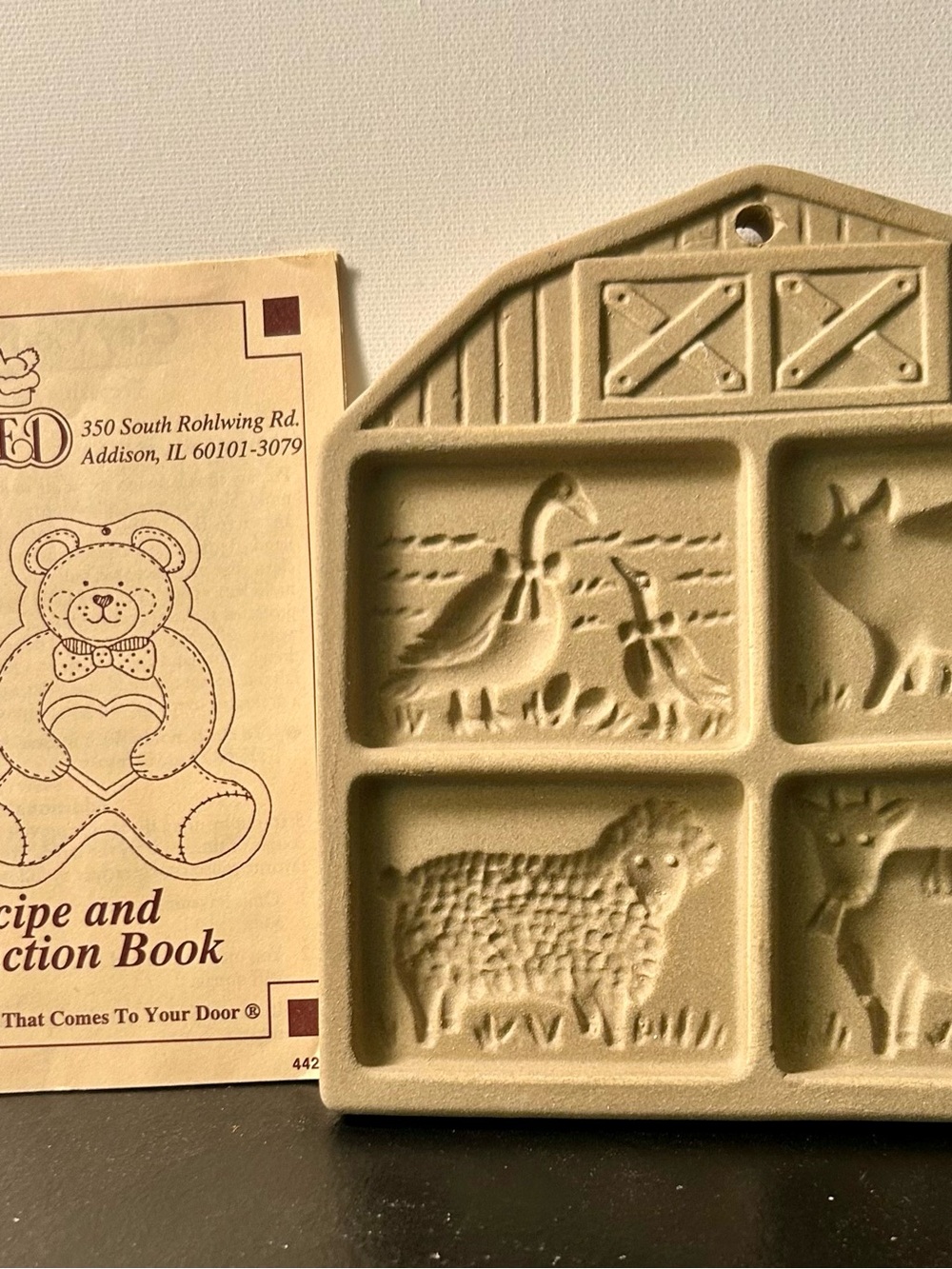 Farmyard Friends Ceramic Barn cookie mold from Pampered Chef. - Neutral Beige